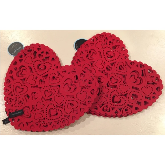 Set/8 ❤️ Cynthia Rowley Red Felt Heart Valentines/Anniversary Party Placemats - Picture 4 of 5